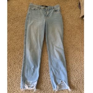 Hollister Ultra High-Rise Mom Jeans